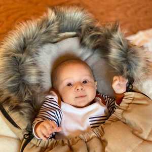 Dětský fusak NEW BABY s kožešinou světle šedý